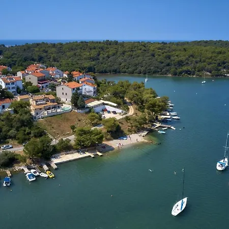 Apartment Fuer 4 Personen Ca 40 Qm In Banjole, Istrien Istrische Riviera *